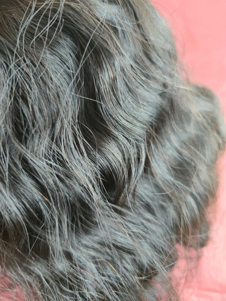 Tape Extensions Invisible Tape 55 cm 100 g · Stark gewellt · Naturschwarz / Off Black #1B