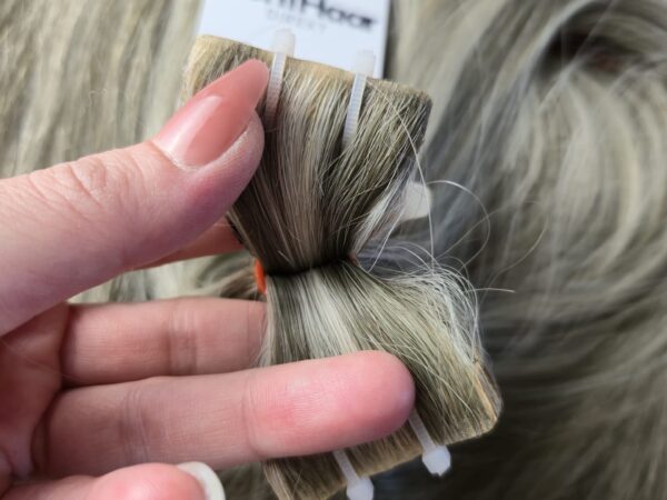 Invisible Tape Extensions 55 cm, Kühles Aschblond gesträhnt, glatt