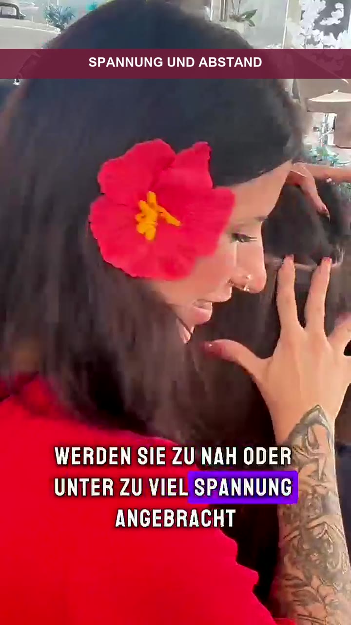 Video: Spannung und Abstand bei Extensions: so fallen die Haare gleichmäßig